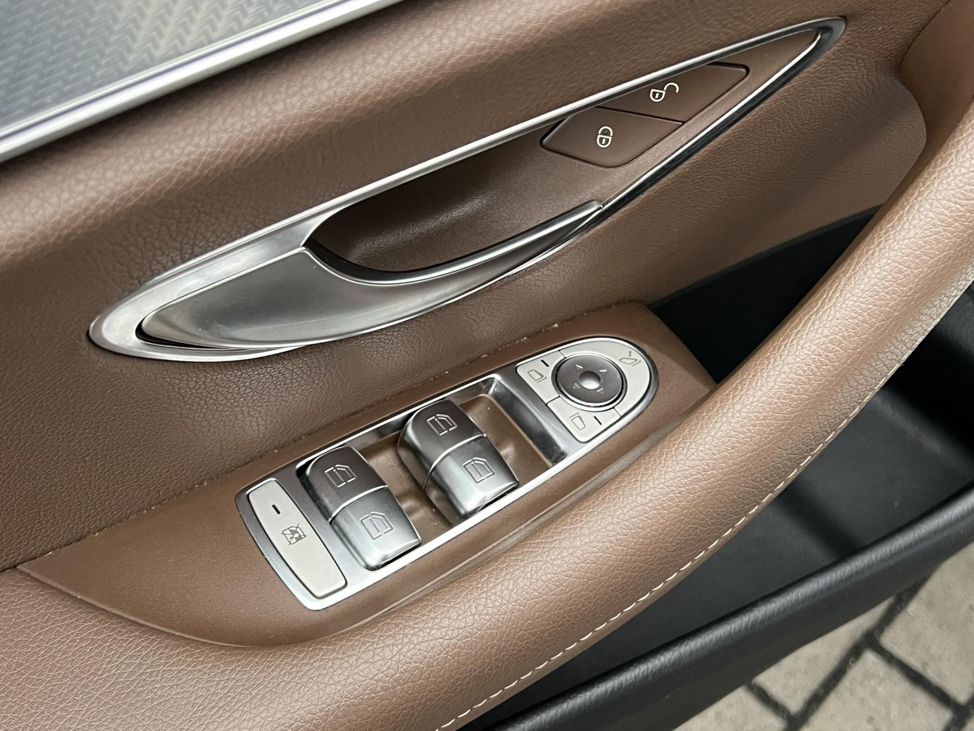 Mercedes-Benz Třídy E E 220D 4MATIC ALL TERRAIN – fotografie 16