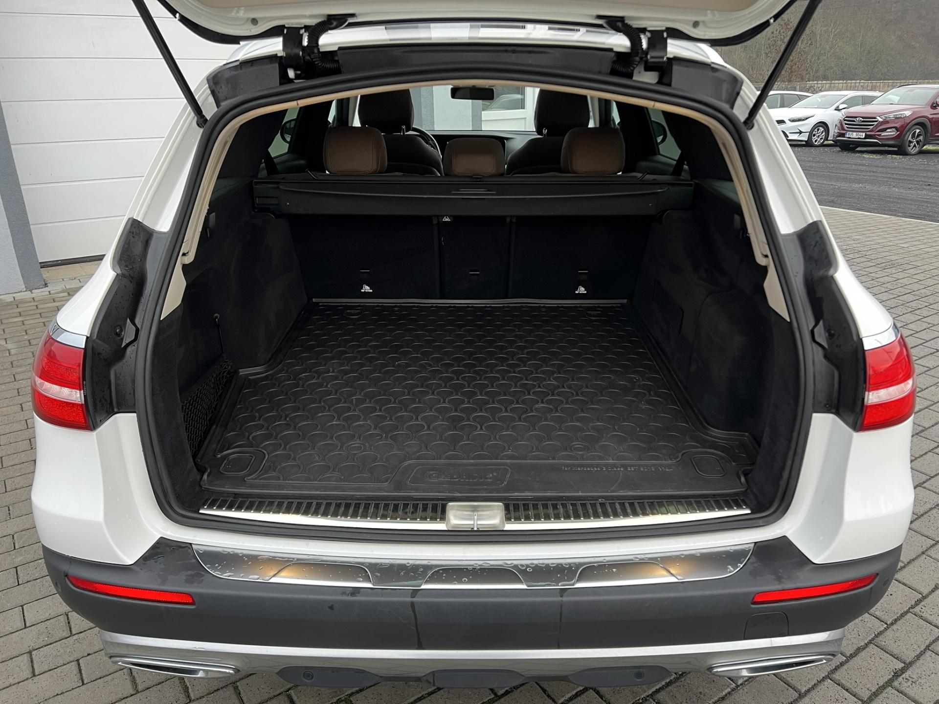 Mercedes-Benz Třídy E E 220D 4MATIC ALL TERRAIN – fotografie 26
