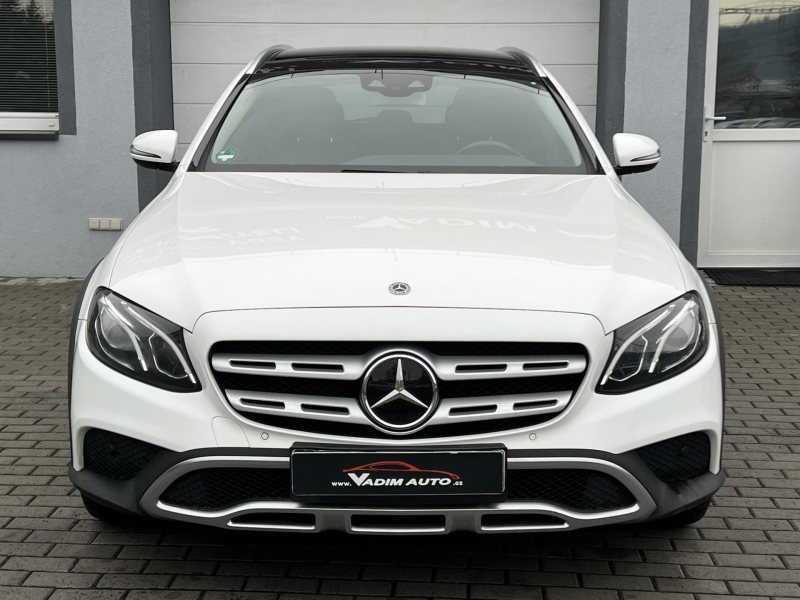 Mercedes-Benz Třídy E E 220D 4MATIC ALL TERRAIN – fotografie 6