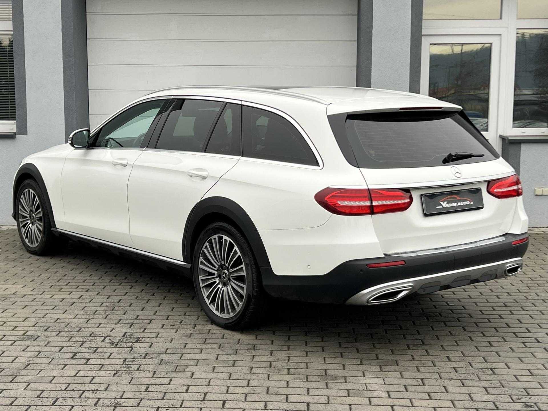 Mercedes-Benz Třídy E E 220D 4MATIC ALL TERRAIN – fotografie 4