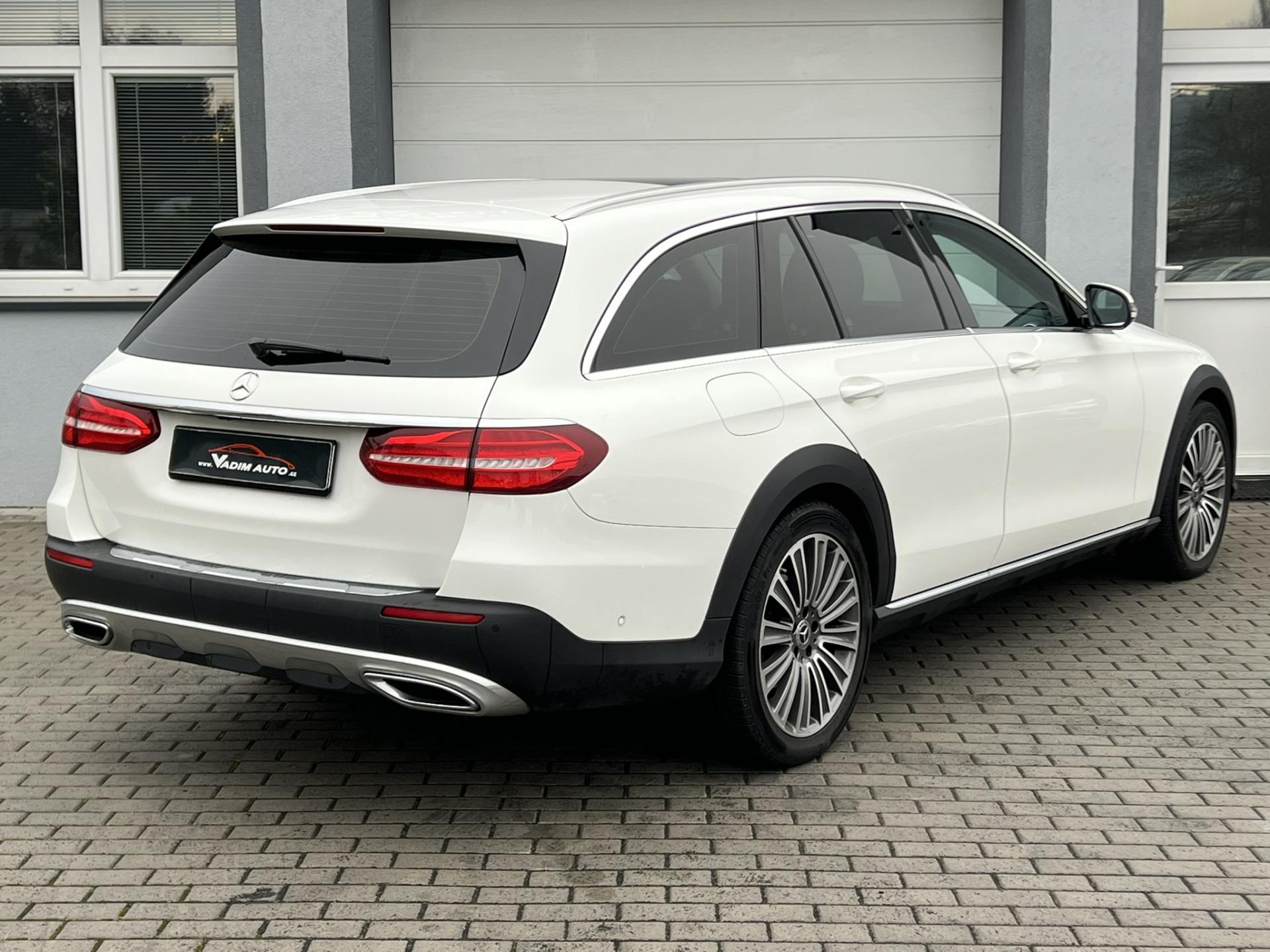 Mercedes-Benz Třídy E E 220D 4MATIC ALL TERRAIN – fotografie 5