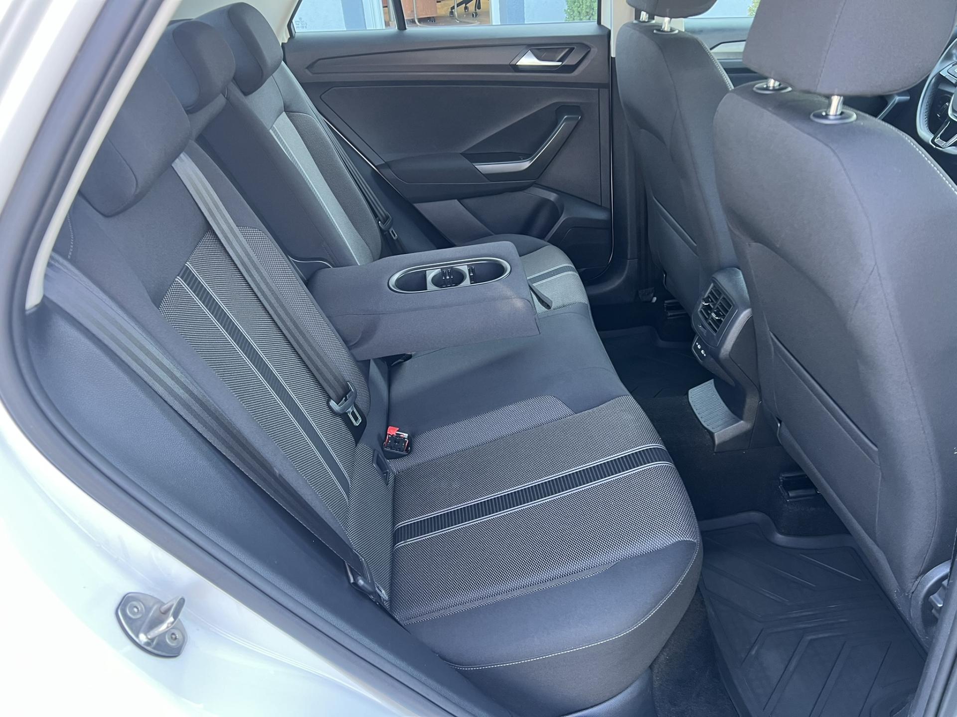 Volkswagen T-Roc 1.0TSI 81kW NAVI – fotografie 11