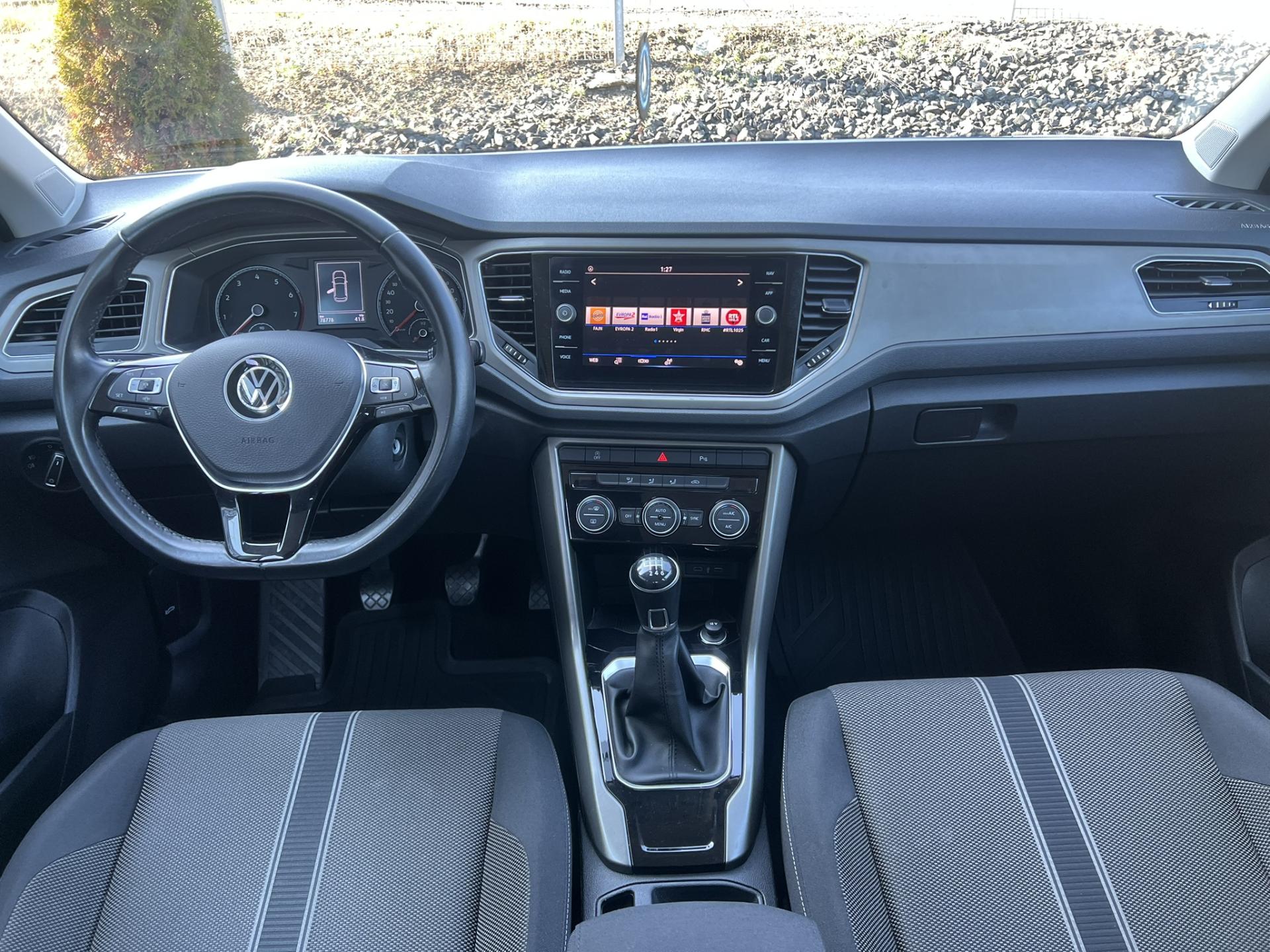 Volkswagen T-Roc 1.0TSI 81kW NAVI – fotografie 12