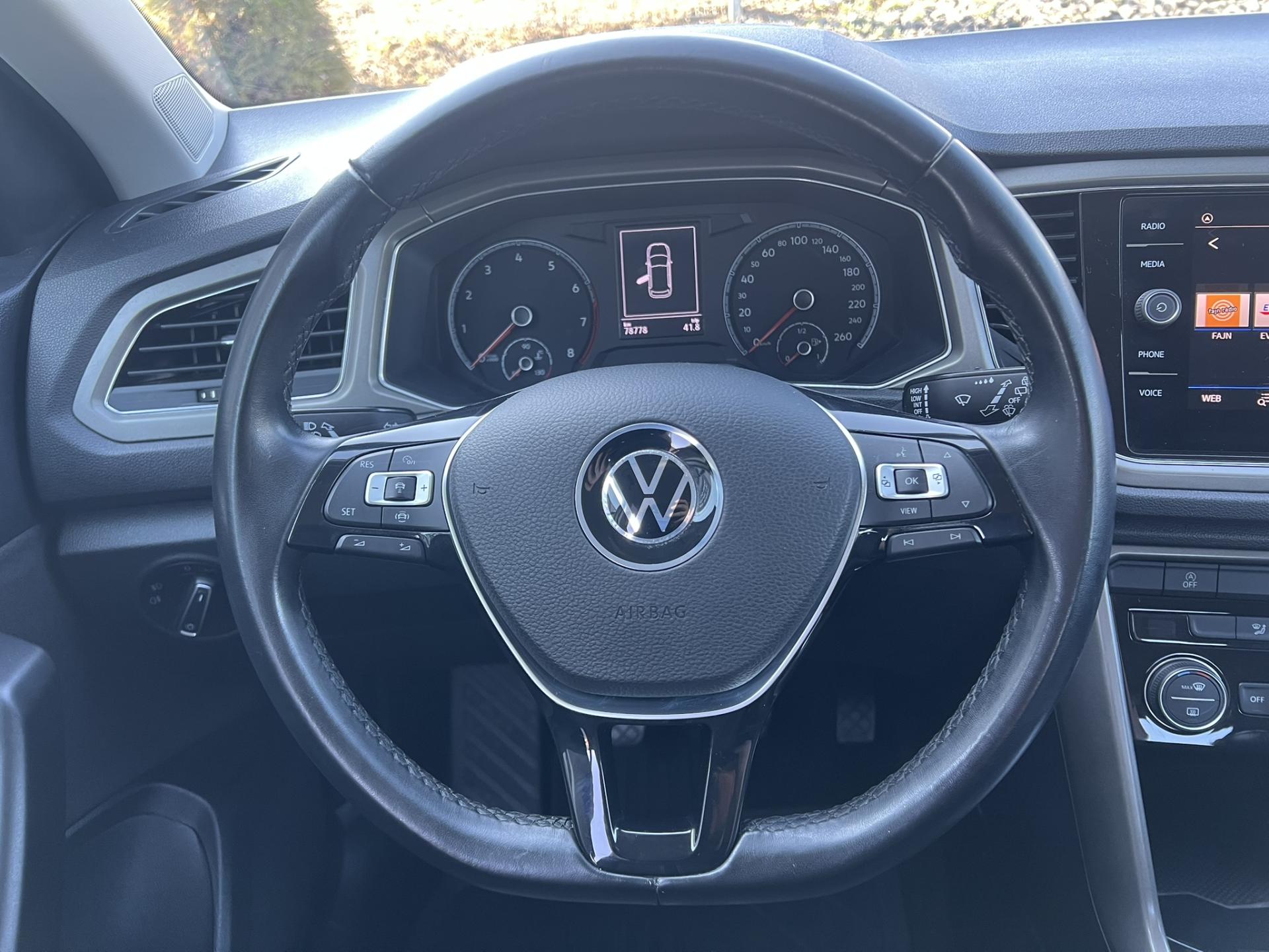 Volkswagen T-Roc 1.0TSI 81kW NAVI – fotografie 13