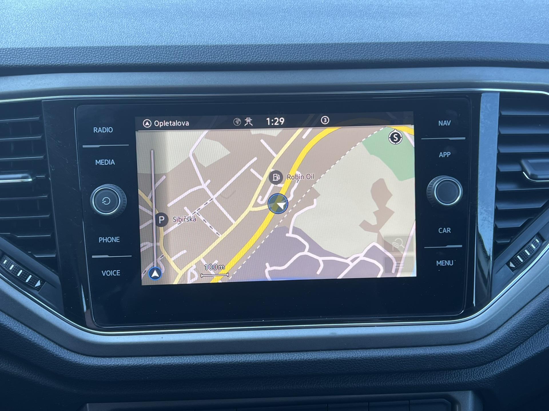 Volkswagen T-Roc 1.0TSI 81kW NAVI – fotografie 17