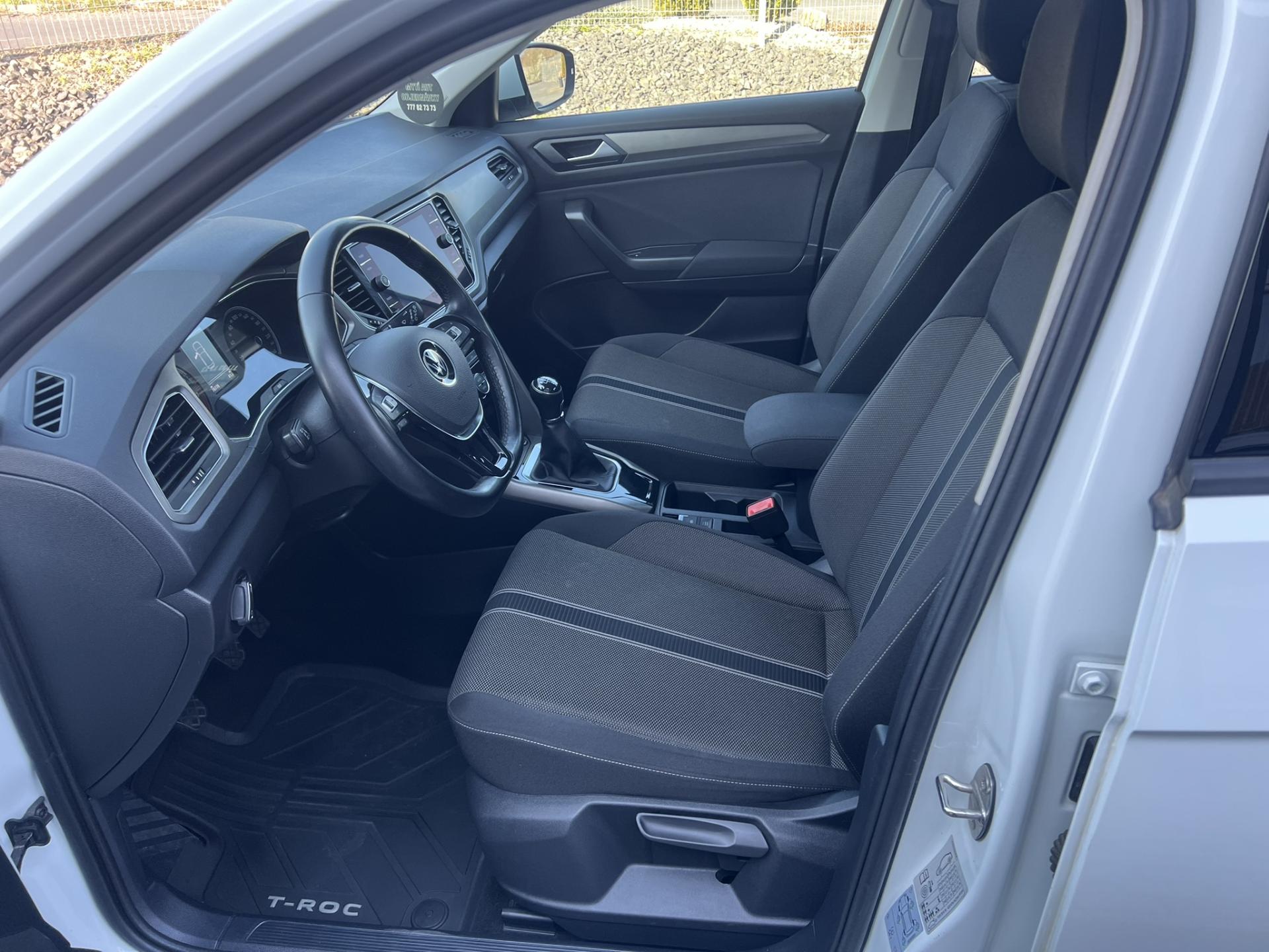 Volkswagen T-Roc 1.0TSI 81kW NAVI – fotografie 8