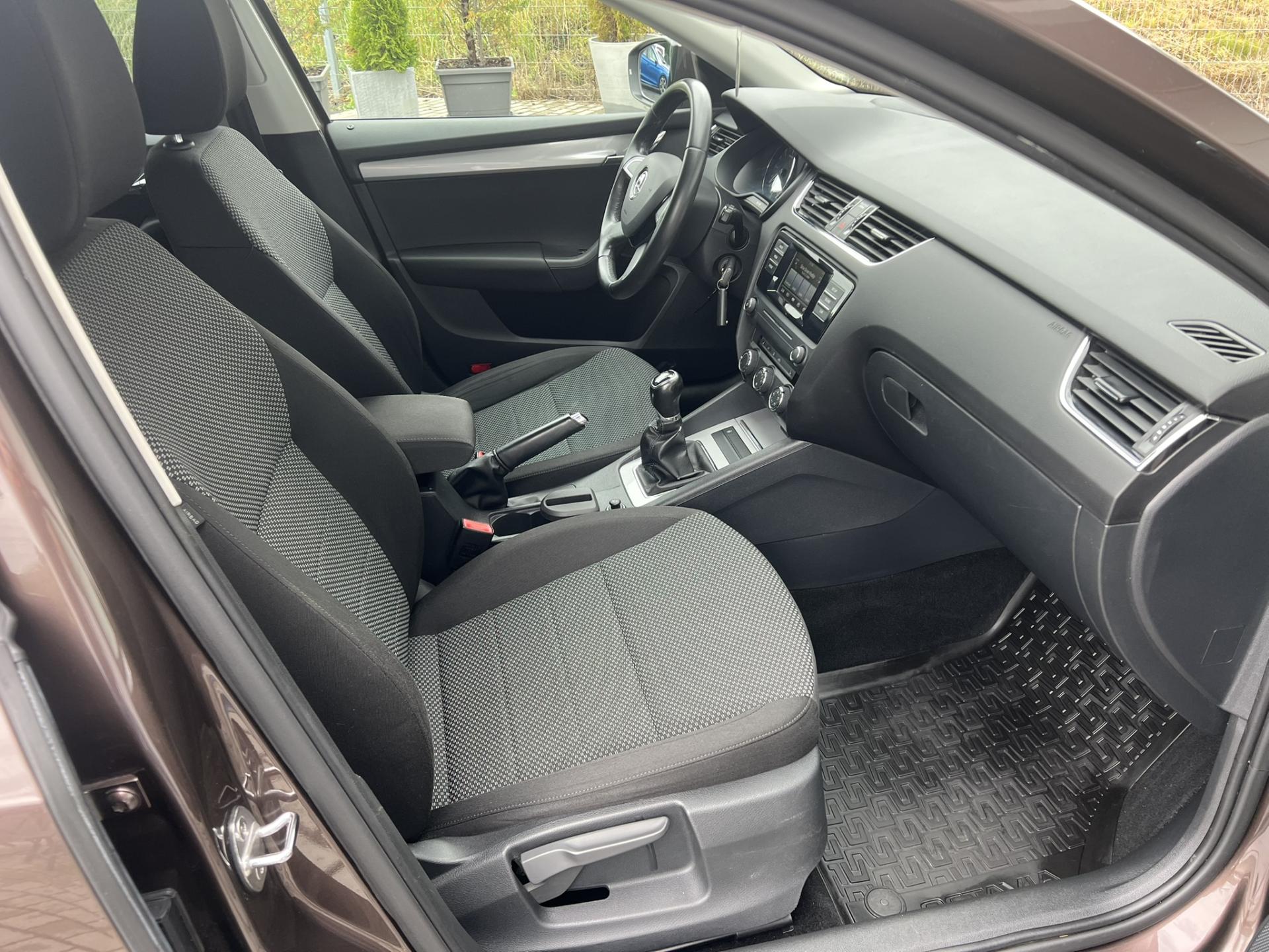 Škoda Octavia 2.0 TDI 110KW ČR NOVÉ – fotografie 7
