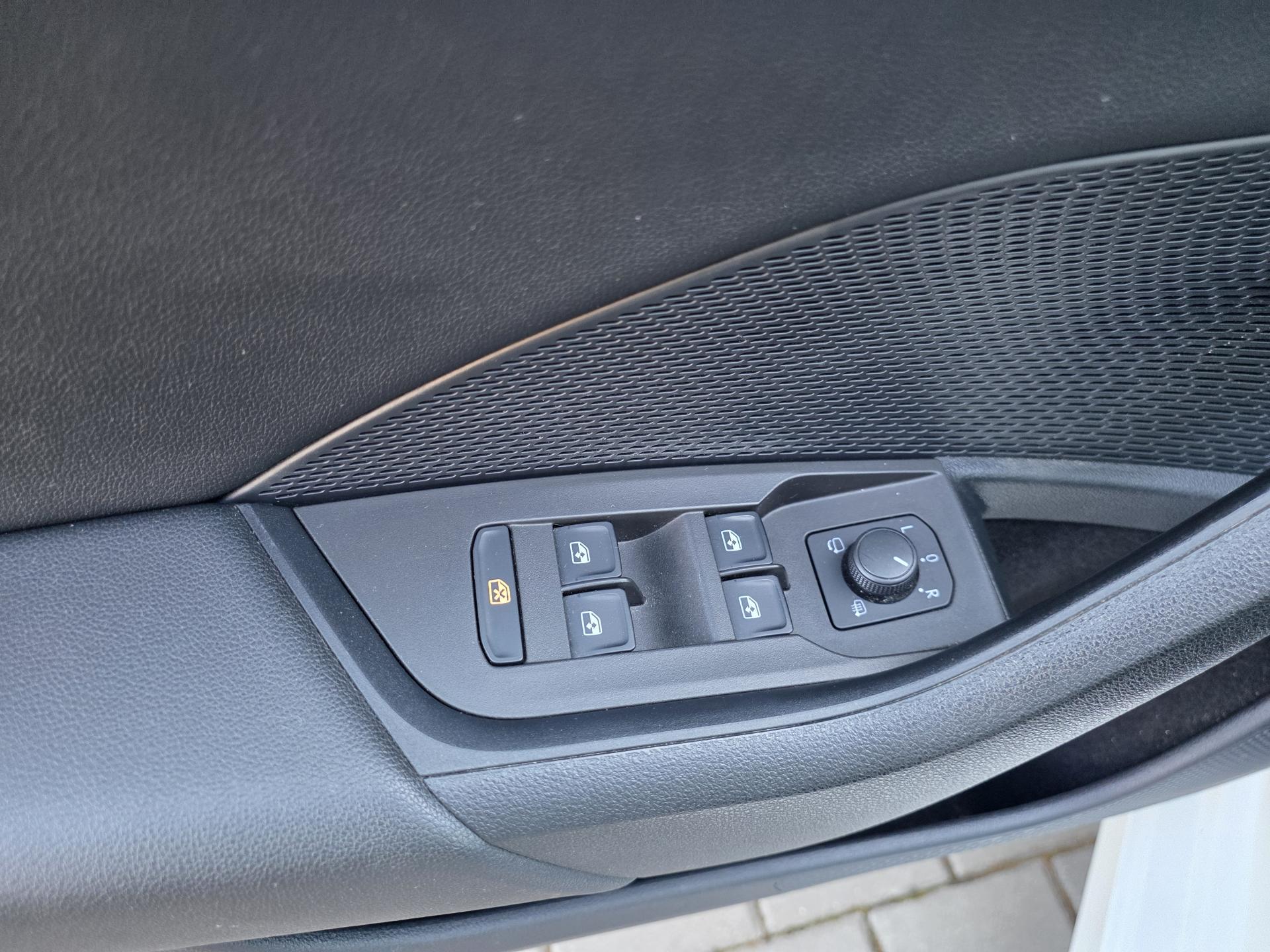Škoda Octavia 1.5TSI 110kW DSG STYLE ČR NOVÉ – fotografie 17