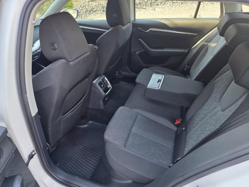 Škoda Octavia 1.5TSI 110kW DSG STYLE ČR NOVÉ – fotografie 10