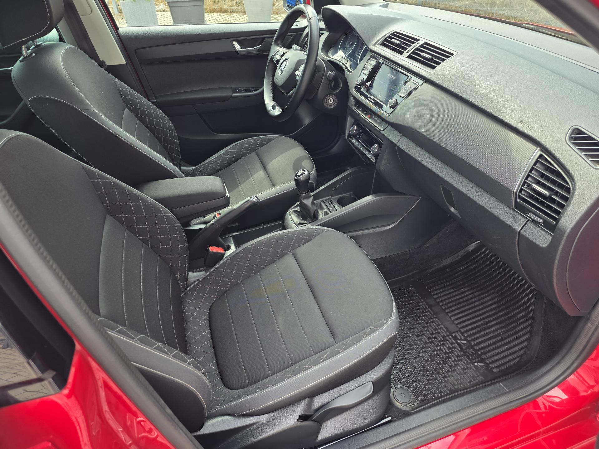 Škoda Fabia 1.0TSI 70kW STYLE ČR NOVÉ – fotografie 9