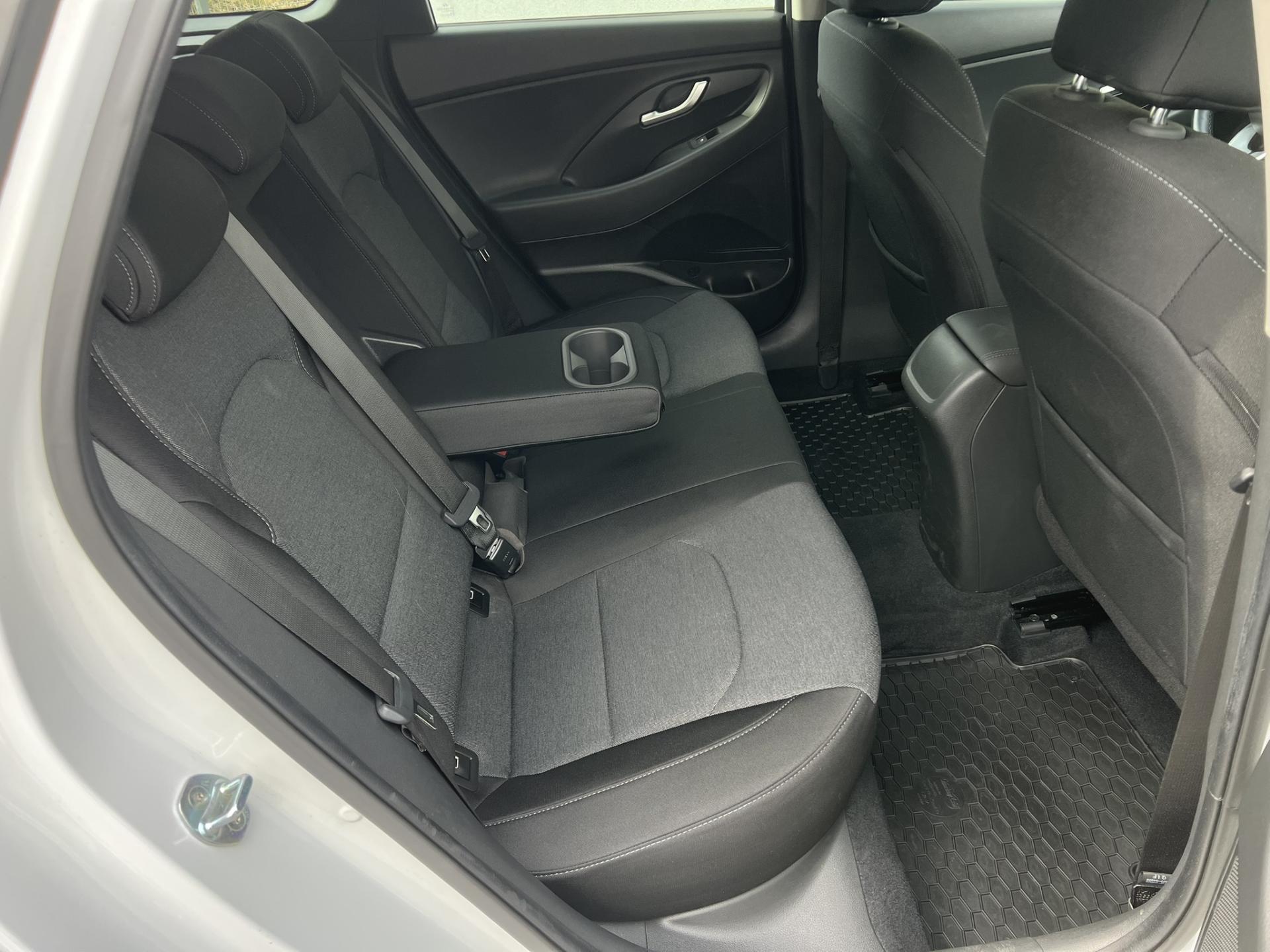Hyundai i30 1.5T-GDi 118kW SMART ČR NOVÉ – fotografie 11
