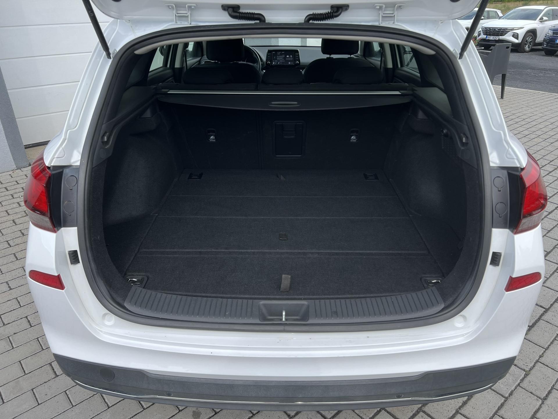 Hyundai i30 1.5T-GDi 118kW SMART ČR NOVÉ – fotografie 19