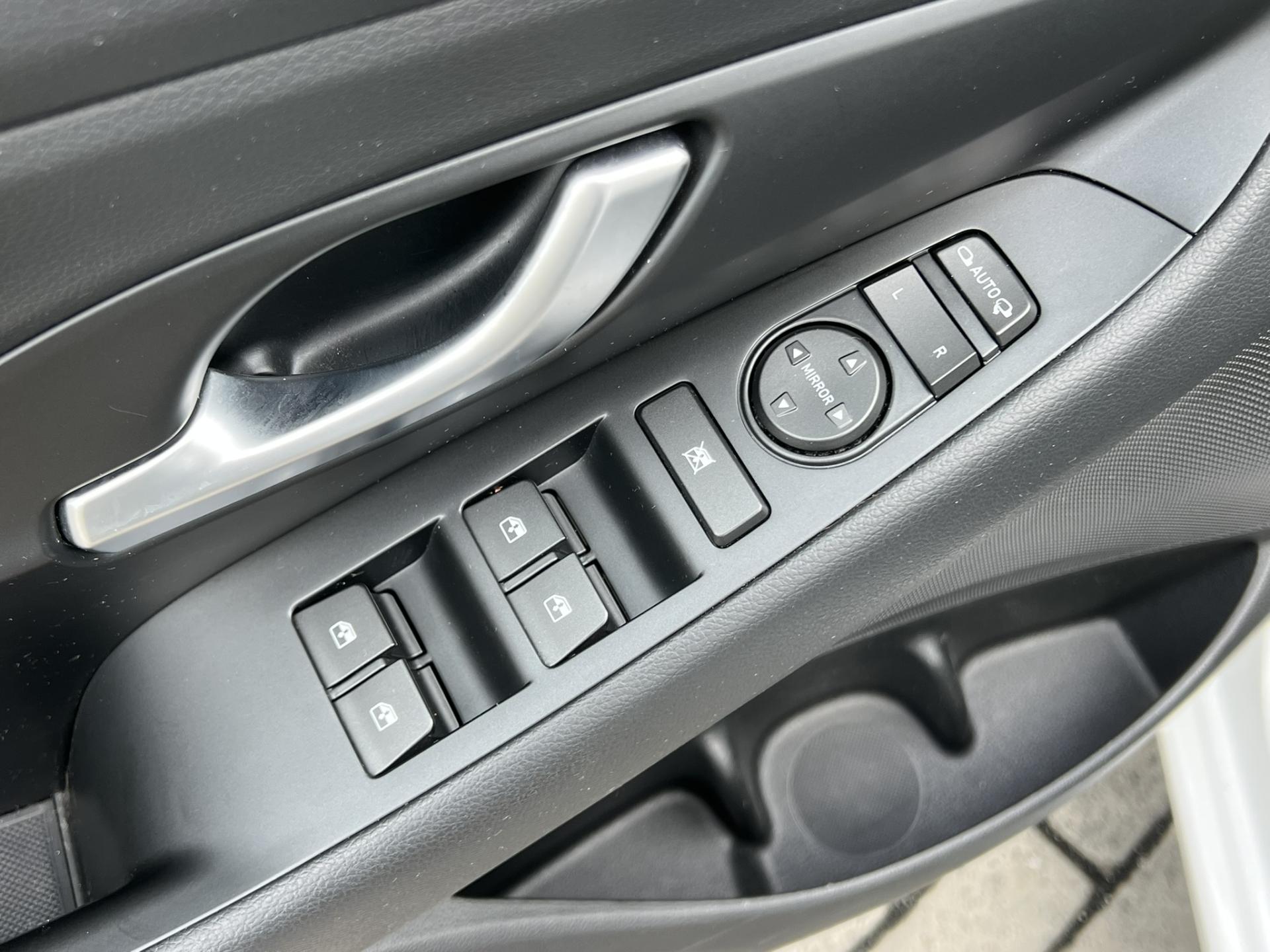 Hyundai i30 1.5T-GDi 118kW SMART ČR NOVÉ – fotografie 15