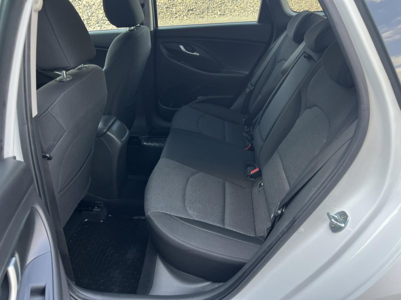 Hyundai i30 1.6CRDi 85kW SMART 1.MAJITEL – fotografie 10