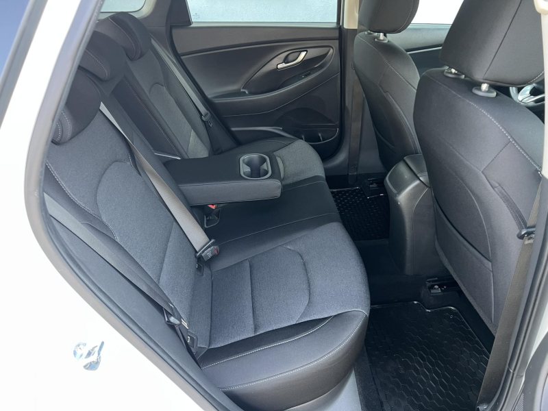 Hyundai i30 1.6CRDi 85kW SMART 1.MAJITEL – fotografie 11
