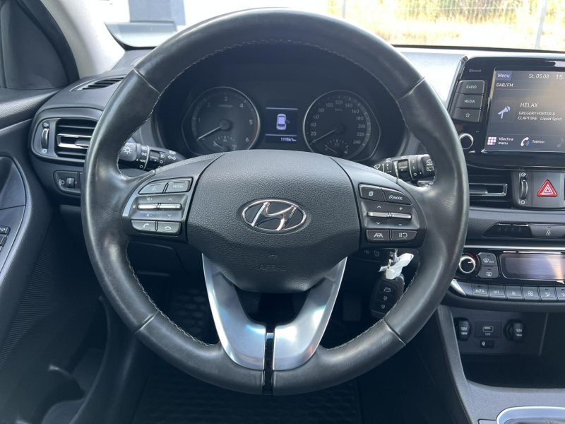 Hyundai i30 1.6CRDi 85kW SMART 1.MAJITEL – fotografie 13