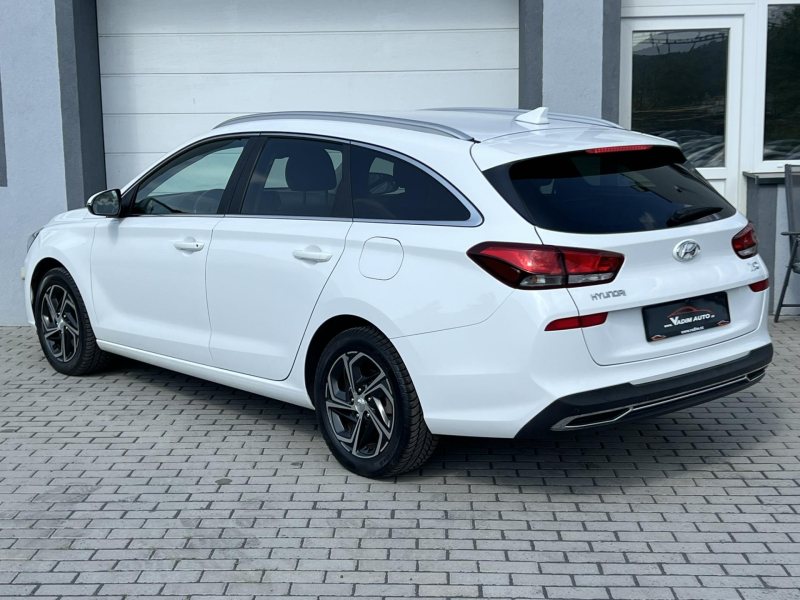 Hyundai i30 1.6CRDi 85kW SMART 1.MAJITEL – fotografie 4