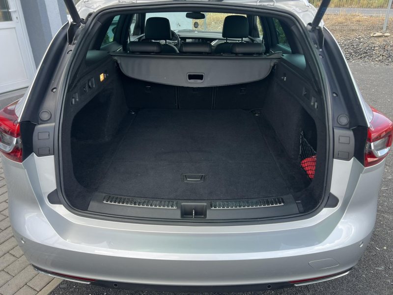 Opel Insignia 2.0CDTi 128kW AUTOMAT ELEGANCE – fotografie 29