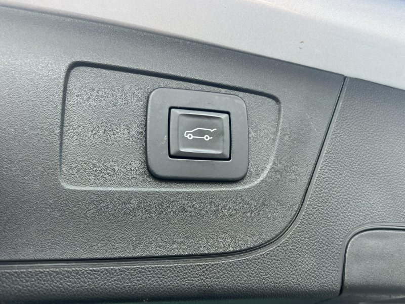 Opel Insignia 2.0CDTi 128kW AUTOMAT ELEGANCE – fotografie 28