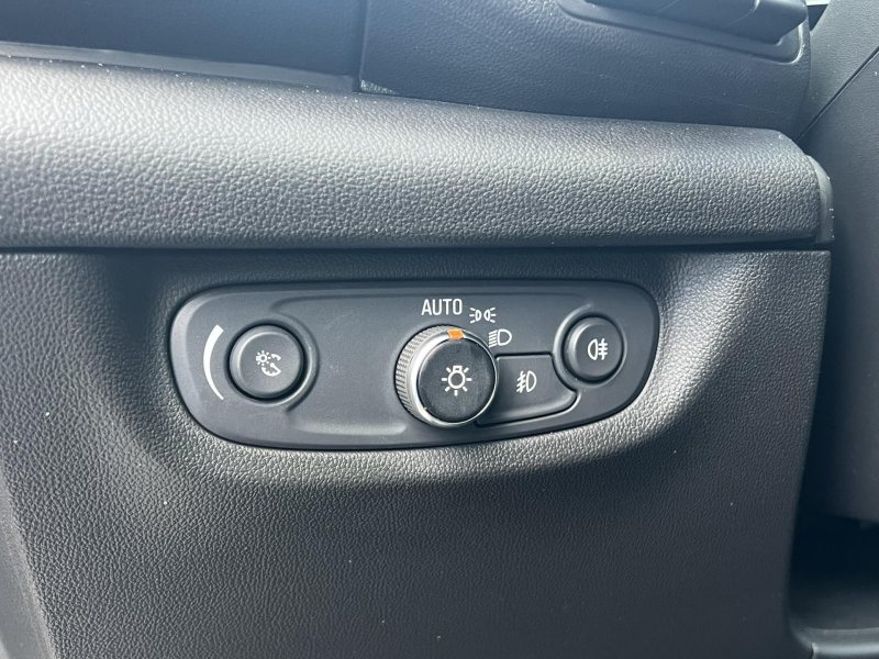 Opel Insignia 2.0CDTi 128kW AUTOMAT ELEGANCE – fotografie 21