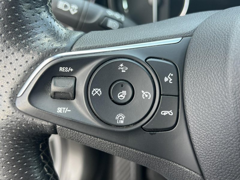 Opel Insignia 2.0CDTi 128kW AUTOMAT ELEGANCE – fotografie 23