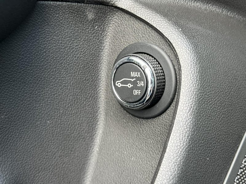 Opel Insignia 2.0CDTi 128kW AUTOMAT ELEGANCE – fotografie 26