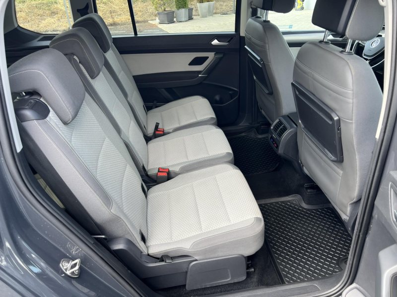 Volkswagen Touran 1.5TSI 110kW DSG 7.MÍST EVO – fotografie 11