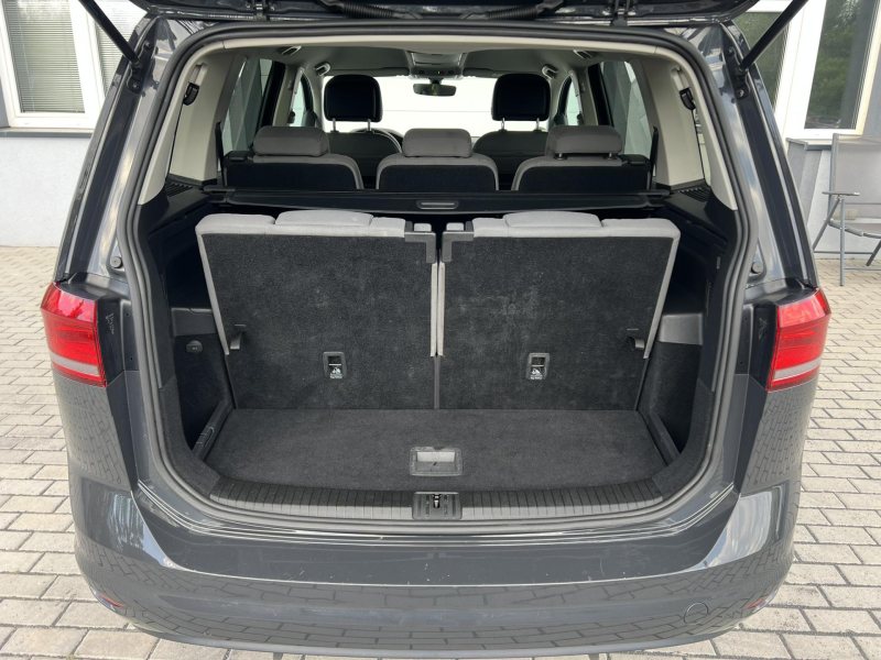 Volkswagen Touran 1.5TSI 110kW DSG 7.MÍST EVO – fotografie 20