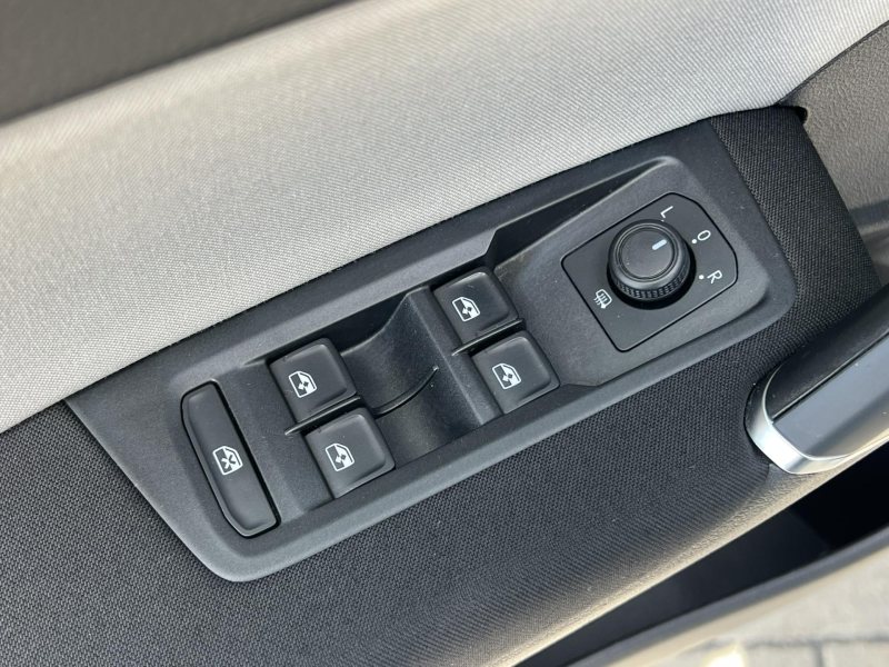 Volkswagen Touran 1.5TSI 110kW DSG 7.MÍST EVO – fotografie 19