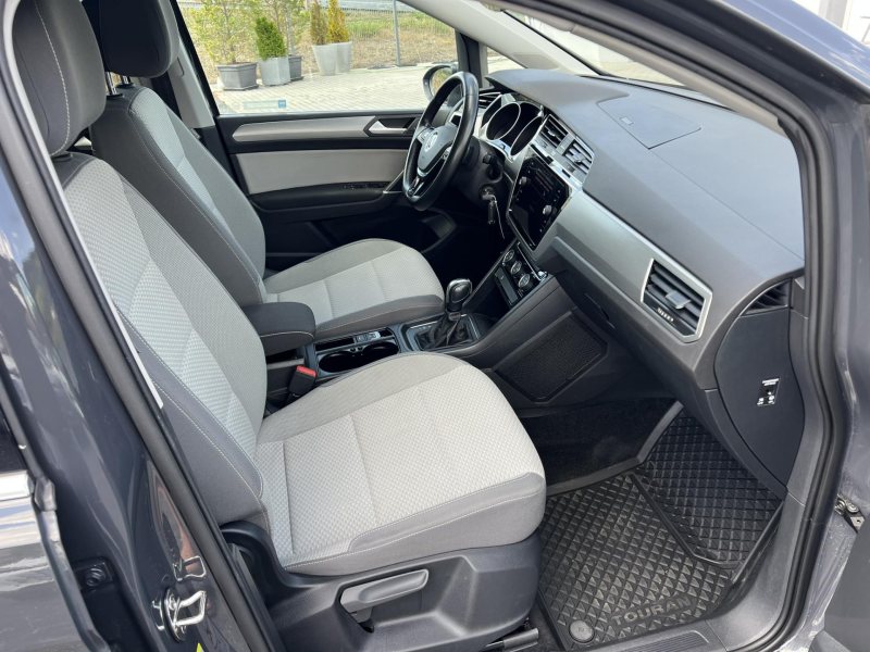 Volkswagen Touran 1.5TSI 110kW DSG 7.MÍST EVO – fotografie 9