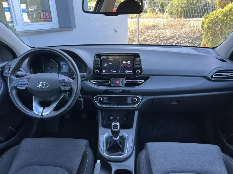 Hyundai i30 1.5T-GDi 118kW SMART KAMERA – fotografie 12