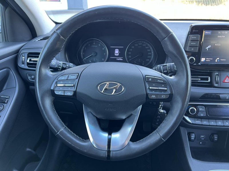 Hyundai i30 1.5T-GDi 118kW SMART KAMERA – fotografie 13