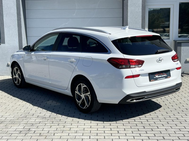 Hyundai i30 1.5T-GDi 118kW SMART KAMERA – fotografie 4