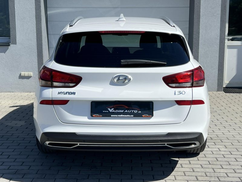 Hyundai i30 1.5T-GDi 118kW SMART KAMERA – fotografie 7