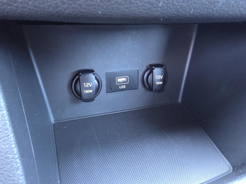 Hyundai i30 1.6CRDi COMFORT TAŽNÉ KAMERA – fotografie 14