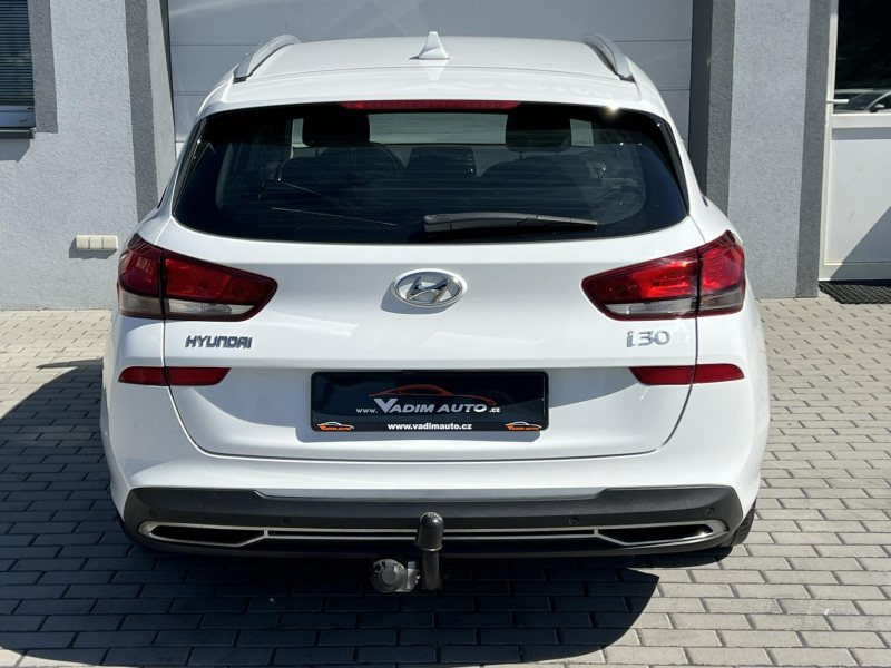 Hyundai i30 1.6CRDi COMFORT TAŽNÉ KAMERA – fotografie 7