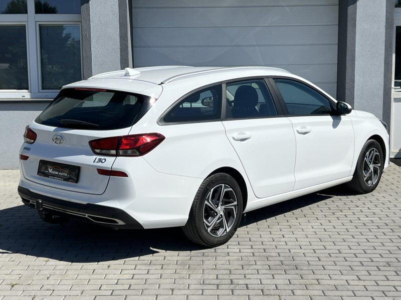 Hyundai i30 1.6CRDi COMFORT TAŽNÉ KAMERA – fotografie 5