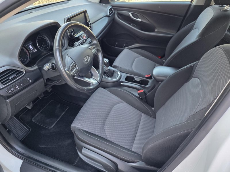 Hyundai i30 1.6CRDi COMFORT TAŽNÉ KAMERA – fotografie 8