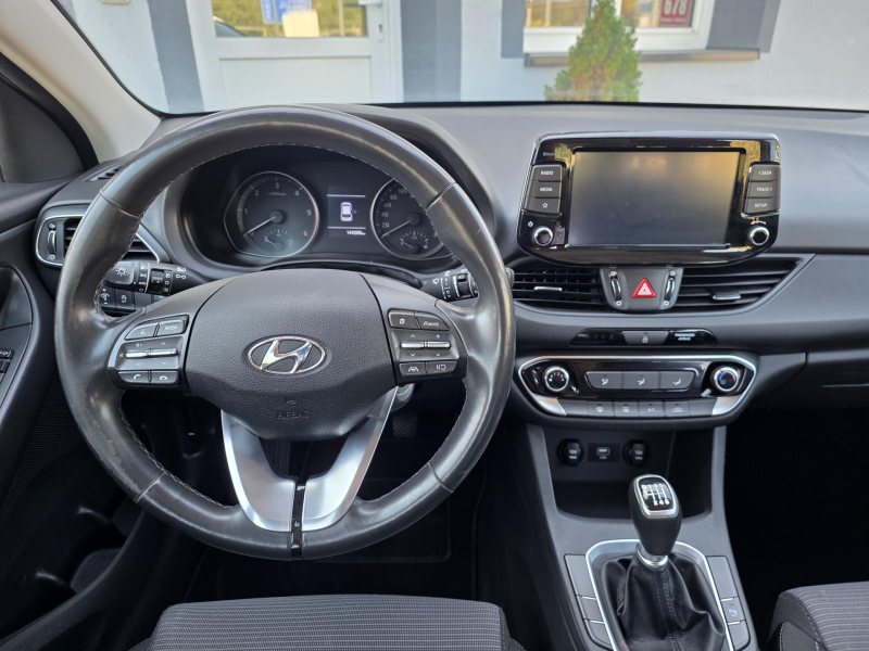 Hyundai i30 1.6CRDi COMFORT TAŽNÉ KAMERA – fotografie 10