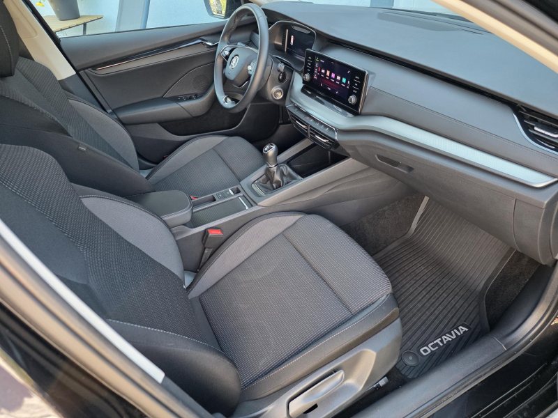 Škoda Octavia 2.0TDI AMBITON ČR NOVÉ 1.MAJ – fotografie 9