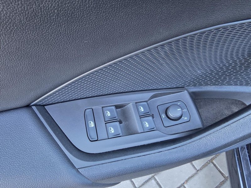 Škoda Octavia 2.0TDI AMBITON ČR NOVÉ 1.MAJ – fotografie 14
