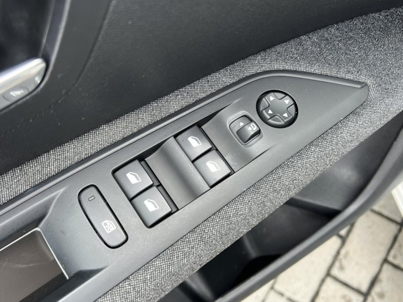 Peugeot 3008 1.5 HDI 130 KAMERA ČR NOVÉ – fotografie 16