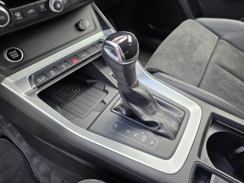 Audi Q3 SPORTBACK 2.0TFSI 140kW BUFÍK – fotografie 17