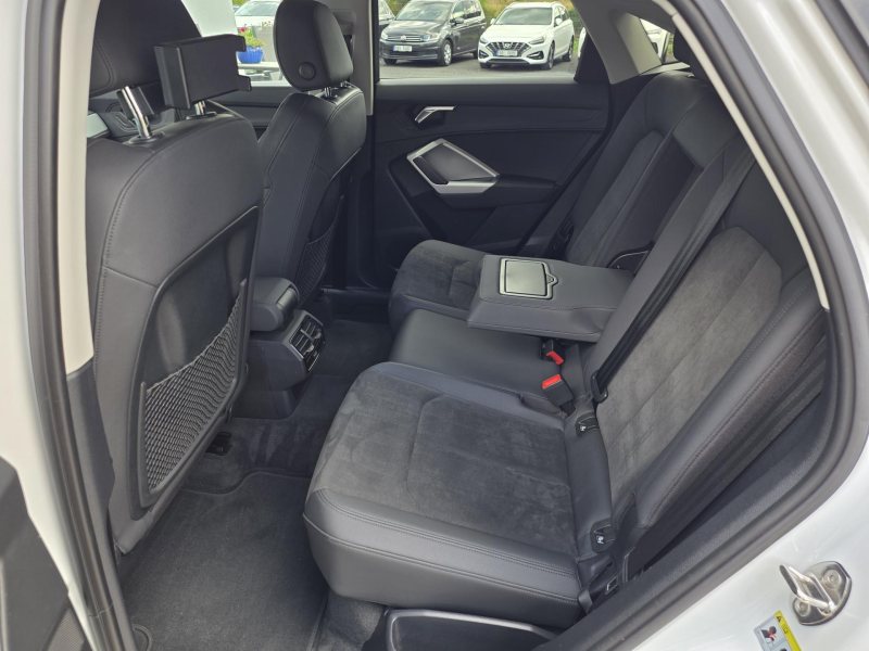 Audi Q3 SPORTBACK 2.0TFSI 140kW BUFÍK – fotografie 9