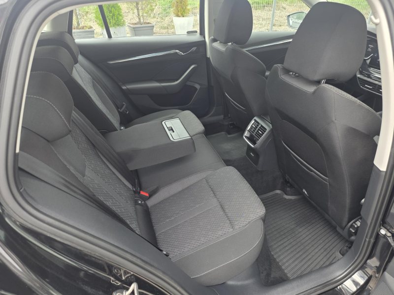 Škoda Octavia 2.0TDI 110kW 4x4 DSG STYLE – fotografie 11