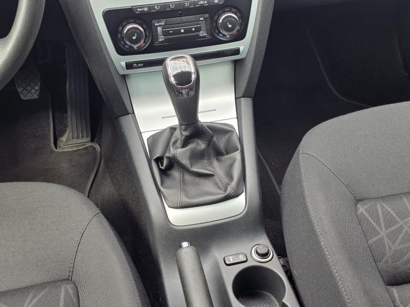 Škoda Octavia 1.4TSI 90kW ELEGANCE TAŽNÉ – fotografie 15
