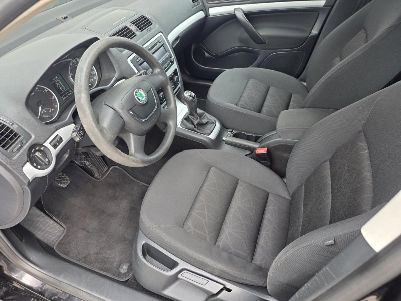 Škoda Octavia 1.4TSI 90kW ELEGANCE TAŽNÉ – fotografie 8