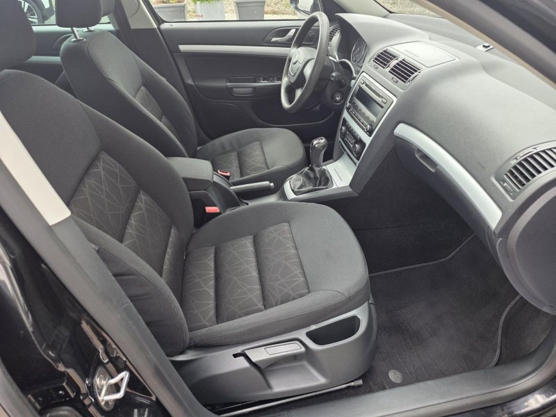 Škoda Octavia 1.4TSI 90kW ELEGANCE TAŽNÉ – fotografie 9