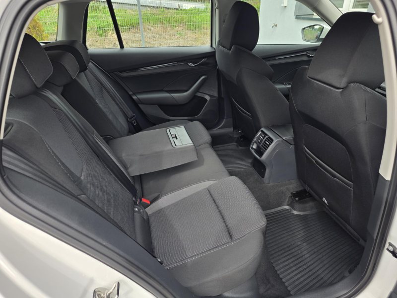 Škoda Octavia 2.0TDI AMBITION 1.MAJITEL ČR – fotografie 11