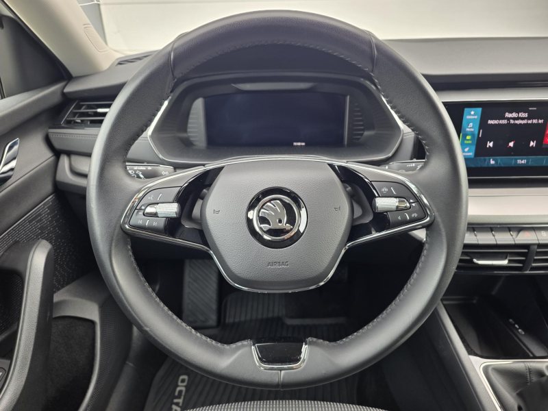 Škoda Octavia 2.0TDI AMBITION 1.MAJITEL ČR – fotografie 13